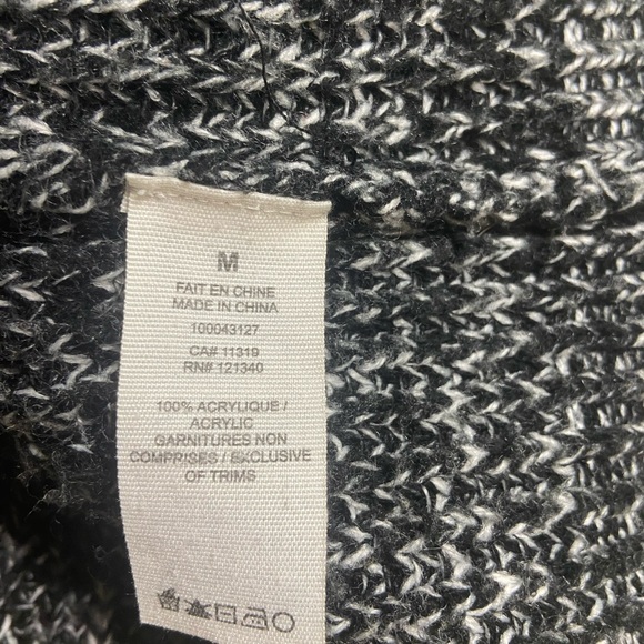 Black and White Knit Sweaters - Picture 4 of 4